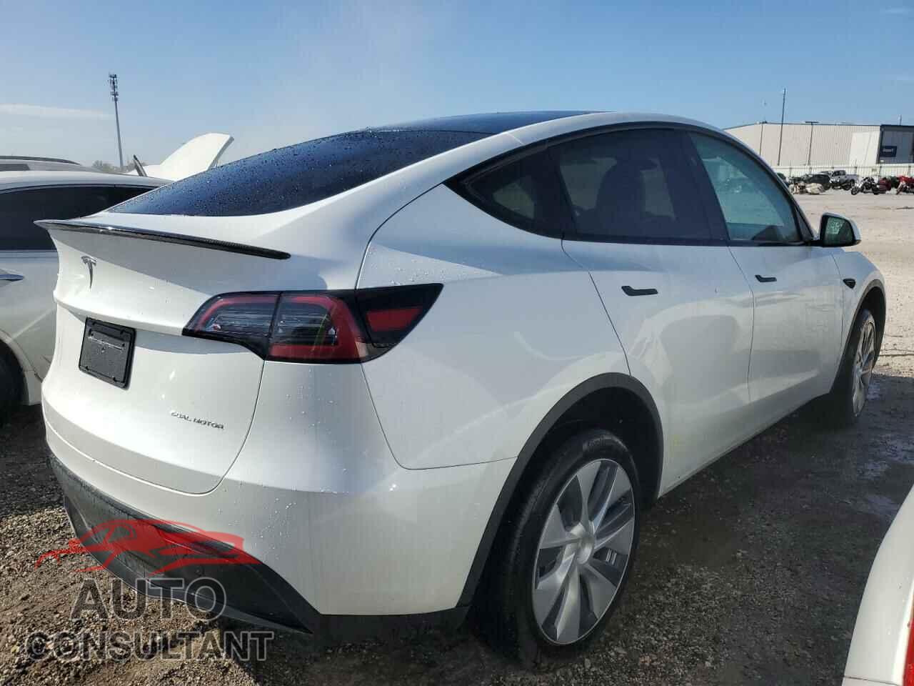 TESLA MODEL Y 2023 - 7SAYGDEE7PF871681