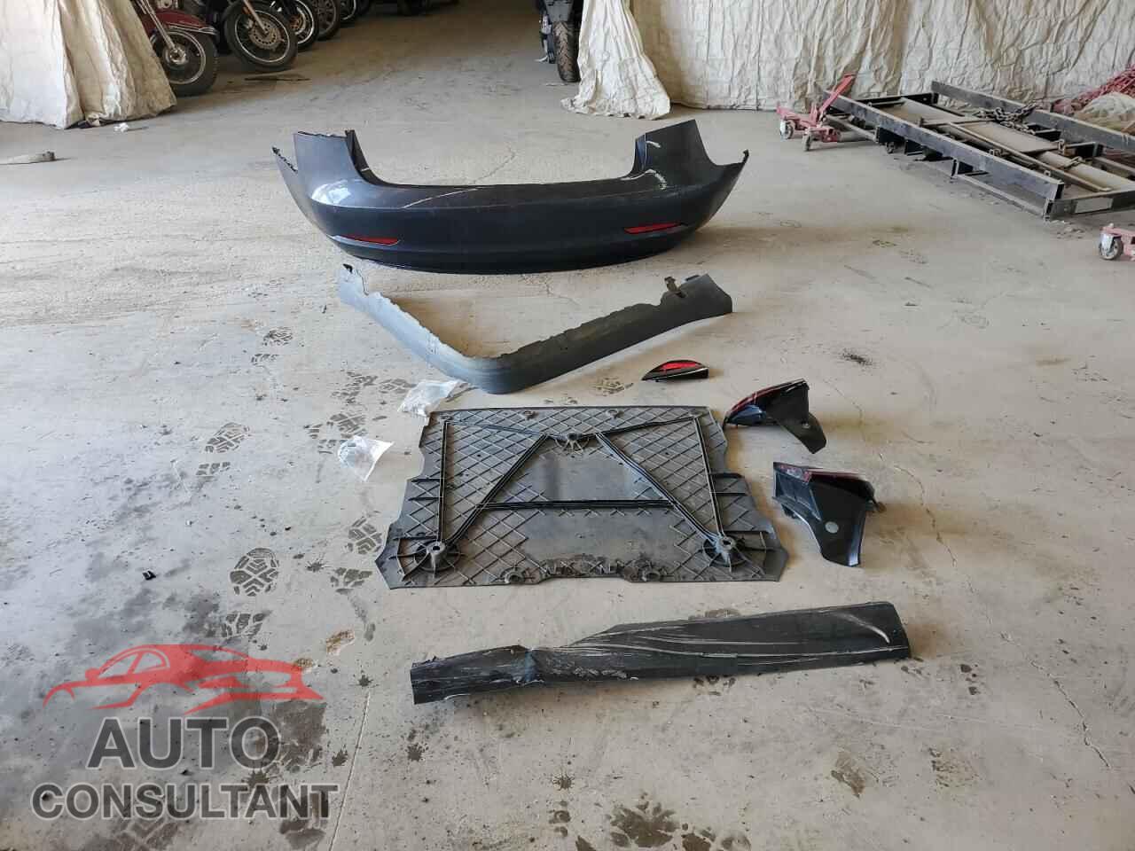 TESLA MODEL 3 2021 - 5YJ3E1EA5MF060708