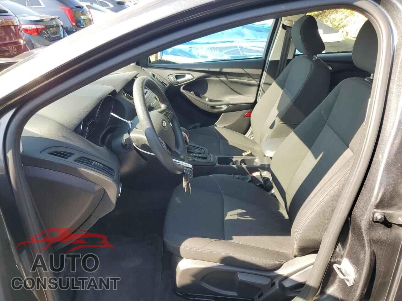 FORD FOCUS 2017 - 1FADP3F24HL315701
