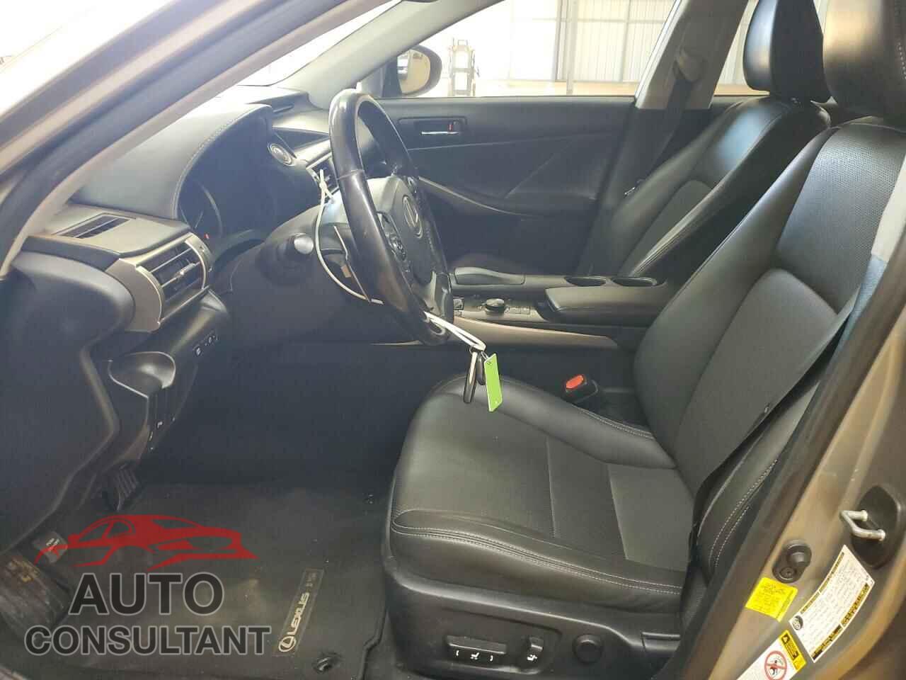 LEXUS IS 2015 - JTHBE1D25F5020797