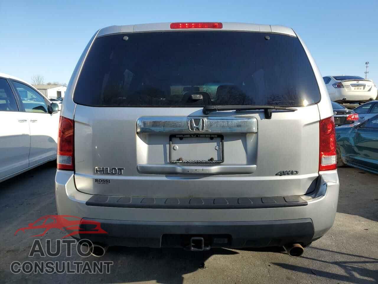 HONDA PILOT 2011 - 5FNYF4H51BB041508