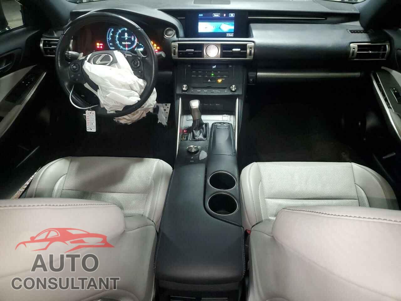 LEXUS IS 2015 - JTHCE1D29F5010035