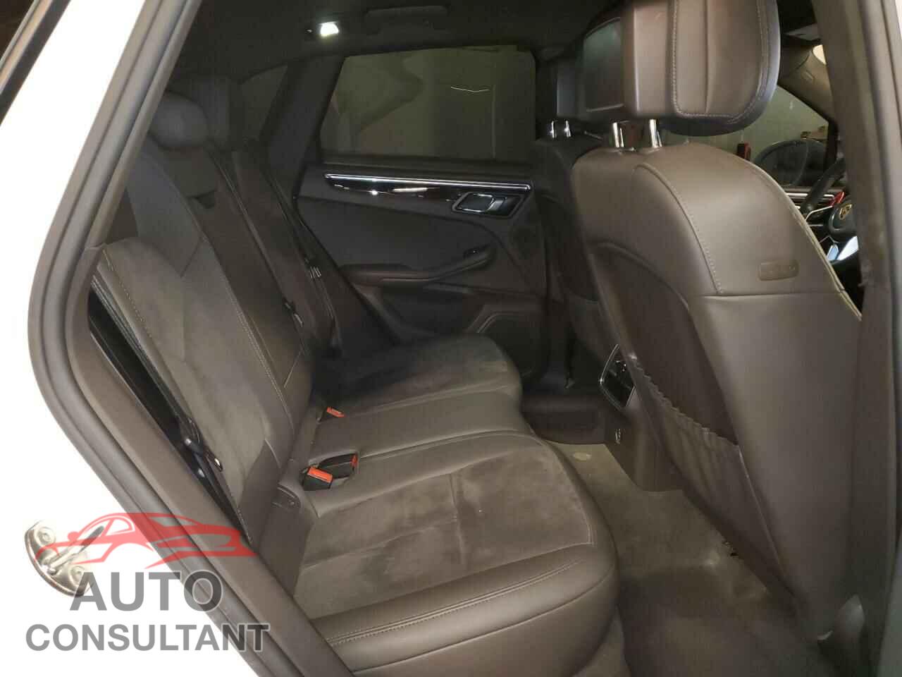 PORSCHE MACAN 2017 - WP1AA2A53HLB00237