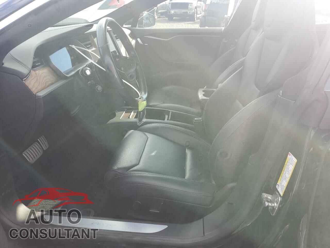 TESLA MODEL S 2018 - 5YJSA1E49JF261153