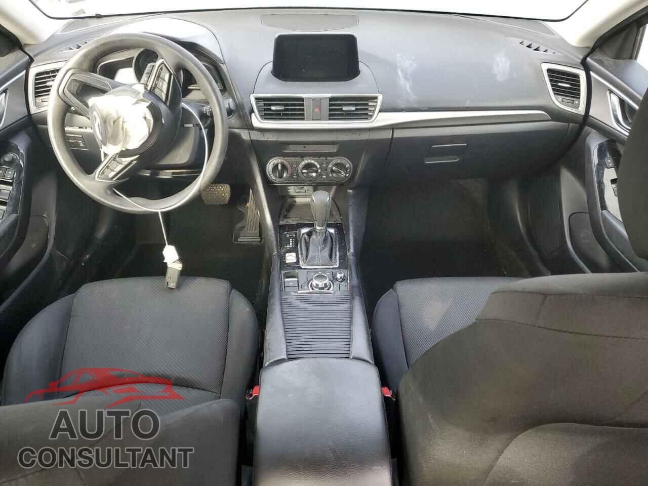 MAZDA 3 2018 - 3MZBN1U72JM209596