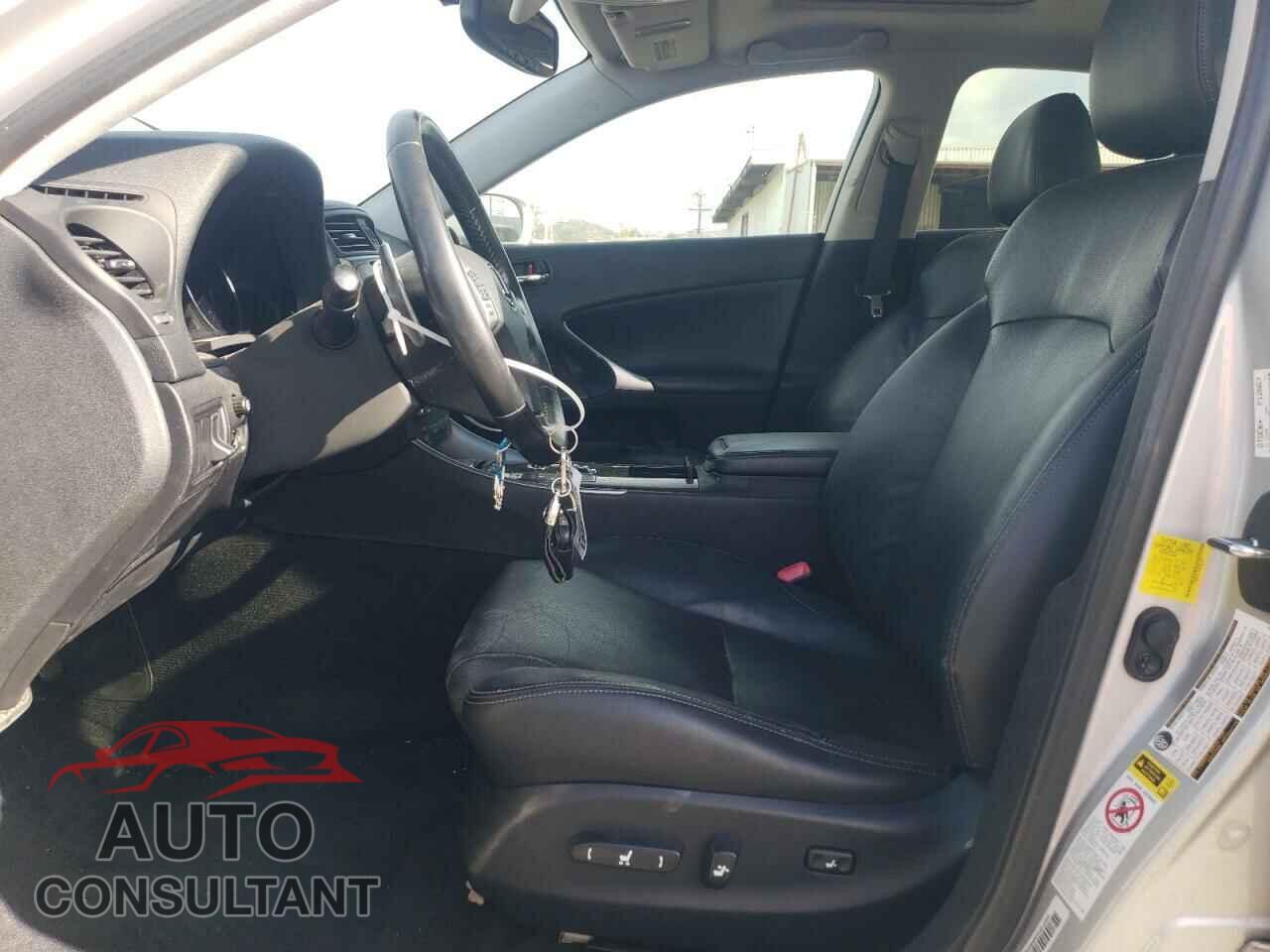 LEXUS IS 2011 - JTHBF5C2XB2101747