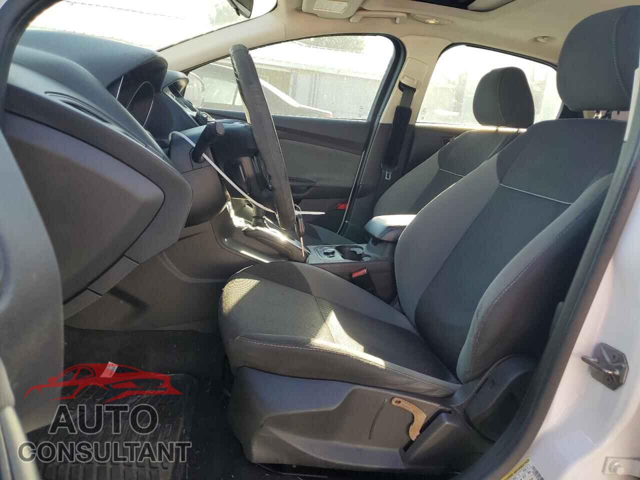 FORD FOCUS 2014 - 1FADP3F28EL132751