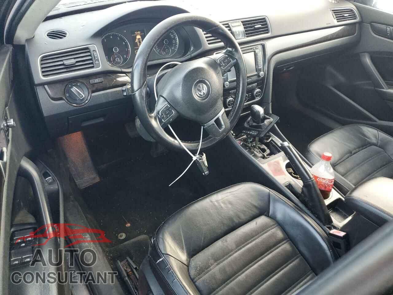 VOLKSWAGEN PASSAT 2014 - 1VWCS7A32EC022156