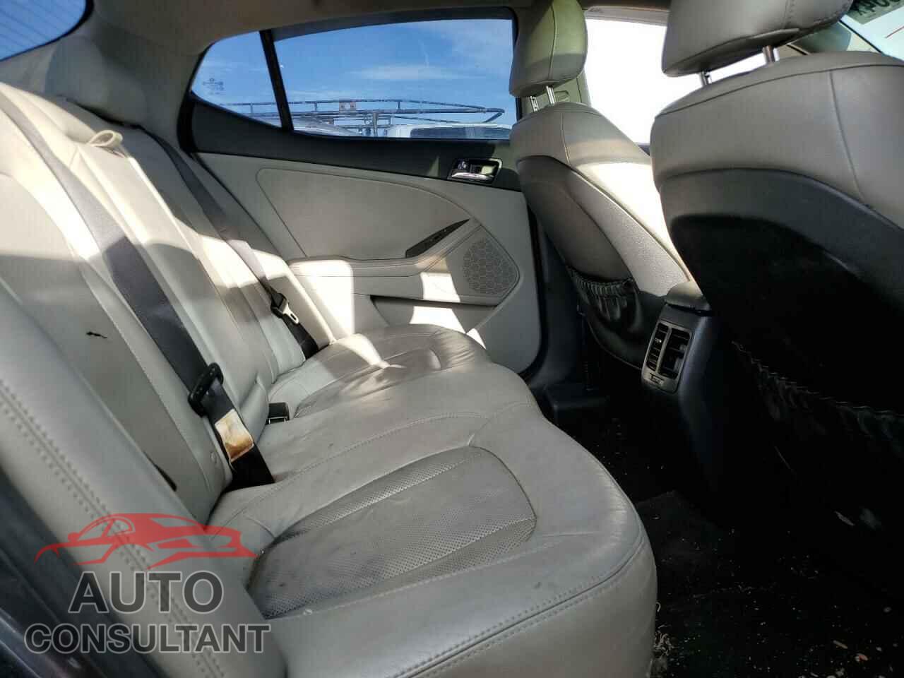 KIA OPTIMA 2011 - KNAGN4A73B5128237