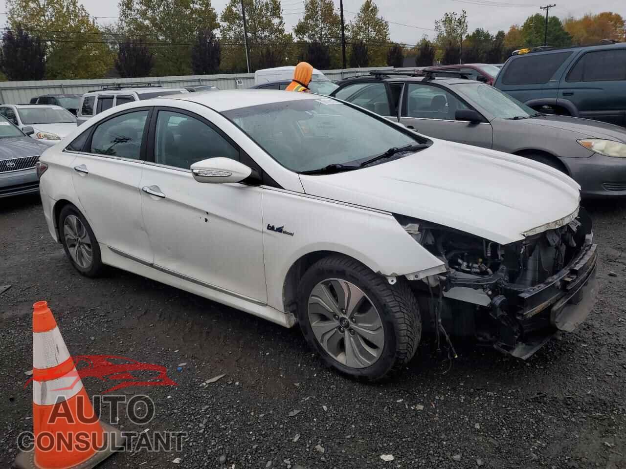 HYUNDAI SONATA 2013 - KMHEC4A40DA092549