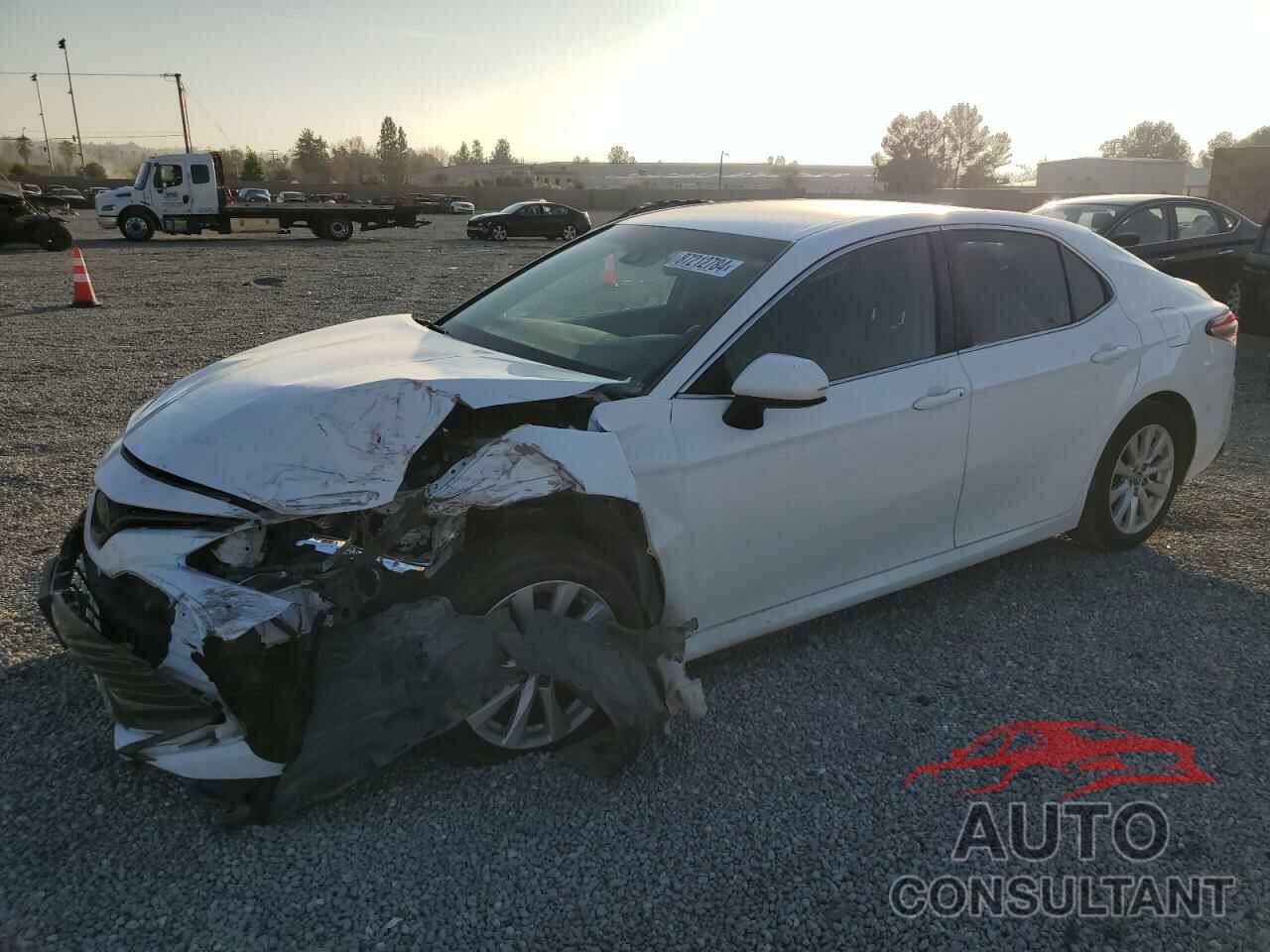 TOYOTA CAMRY 2018 - 4T1B11HK5JU079947