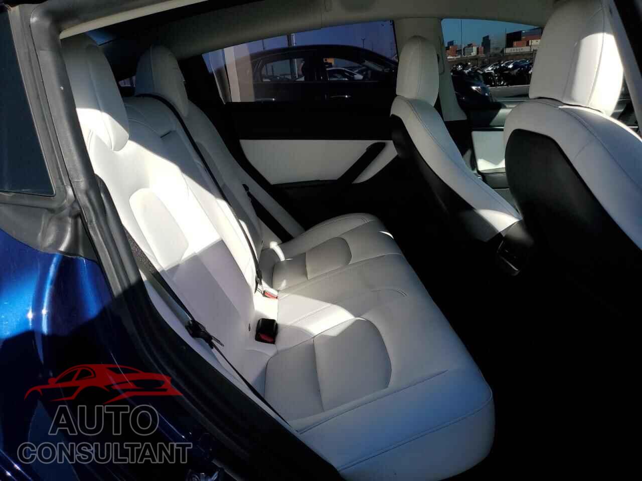 TESLA MODEL 3 2021 - 5YJ3E1EA5MF938671
