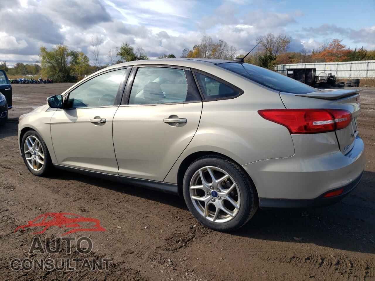 FORD FOCUS 2015 - 1FADP3F21FL217187