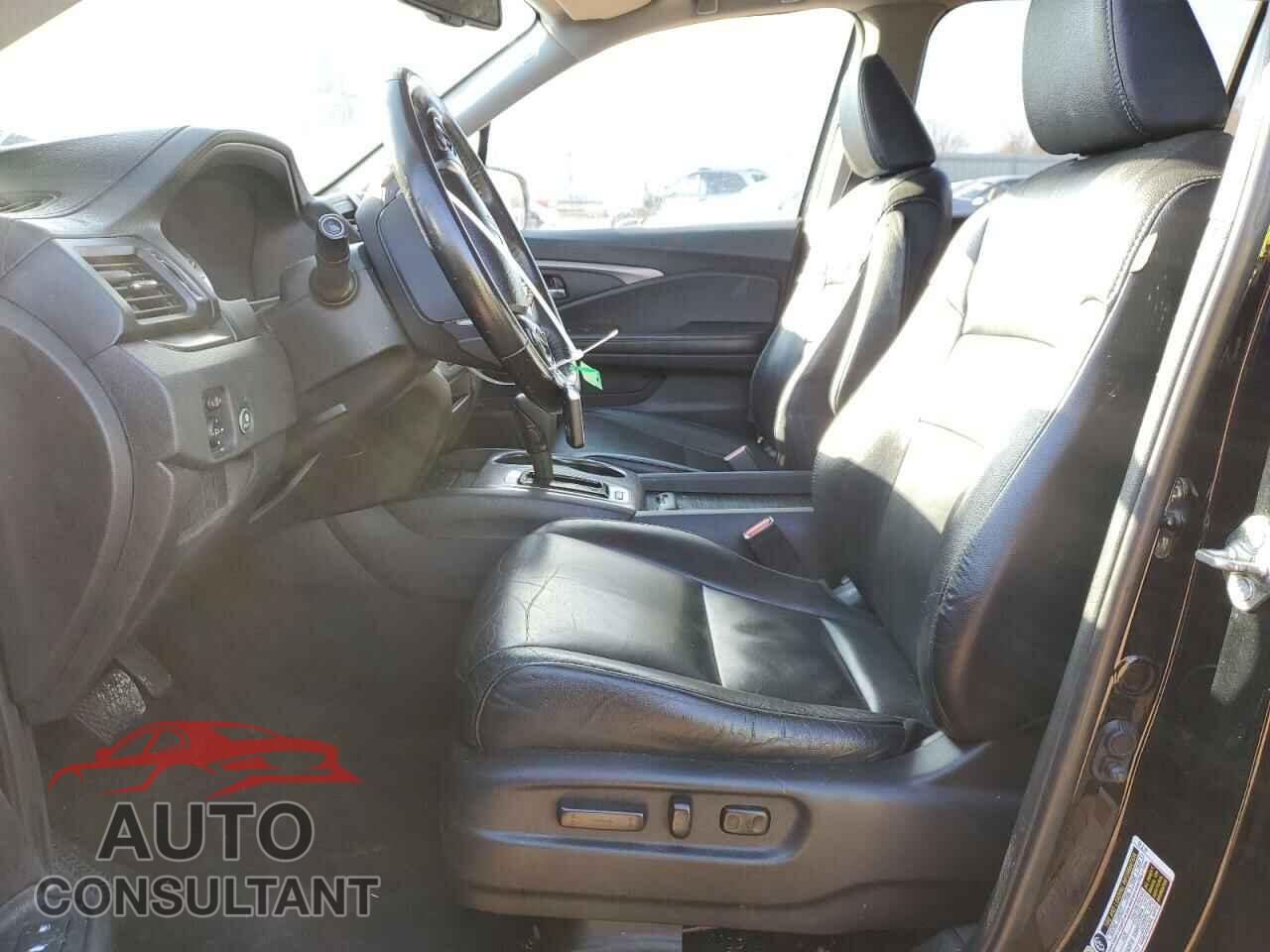 HONDA PILOT 2016 - 5FNYF6H53GB078045