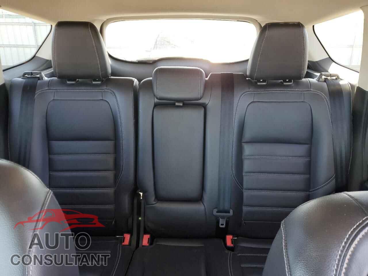 FORD ESCAPE 2017 - 1FMCU0JD5HUB14322