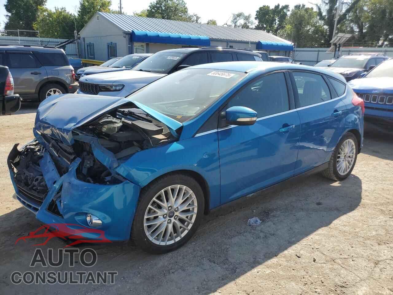 FORD FOCUS 2012 - 1FAHP3M2XCL174565