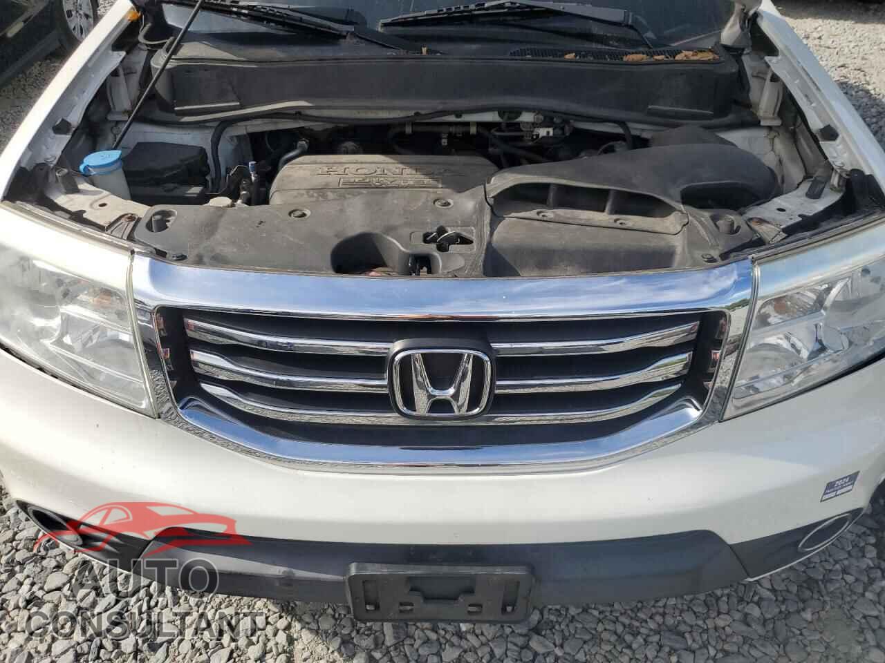 HONDA PILOT 2013 - 5FNYF4H90DB045331