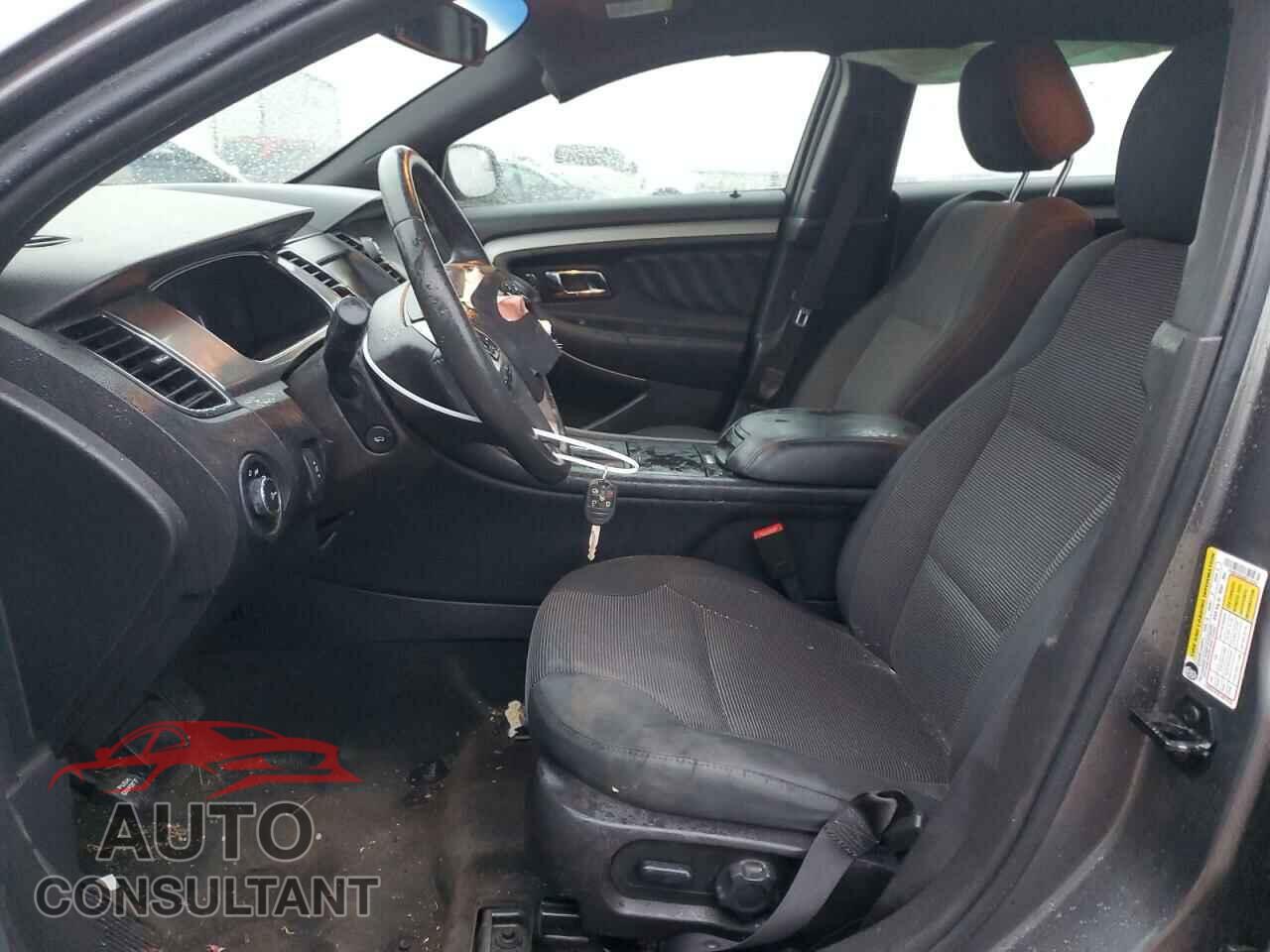 FORD TAURUS 2019 - 1FAHP2E82EG174357