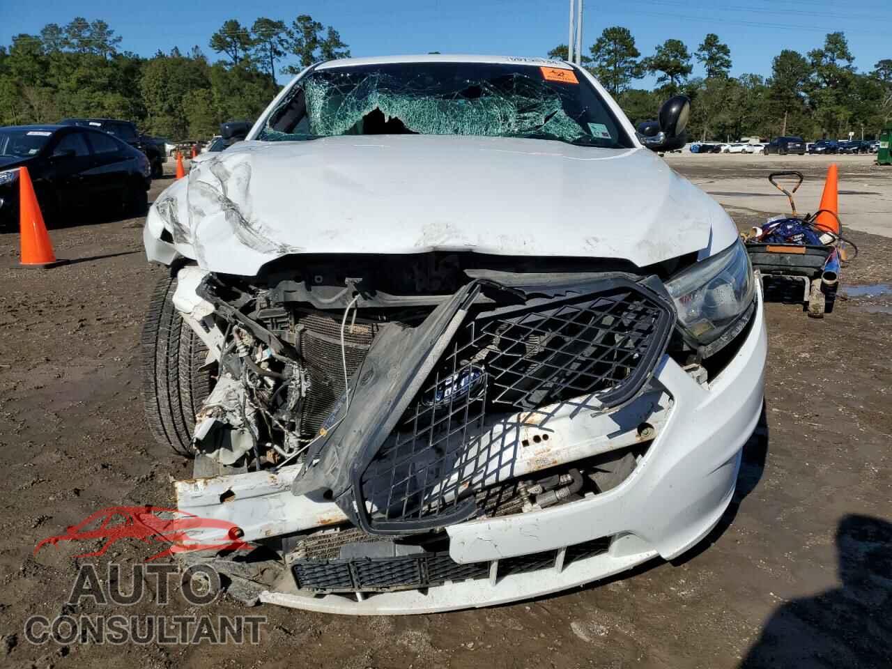 FORD TAURUS 2017 - 1FAHP2L87HG145704