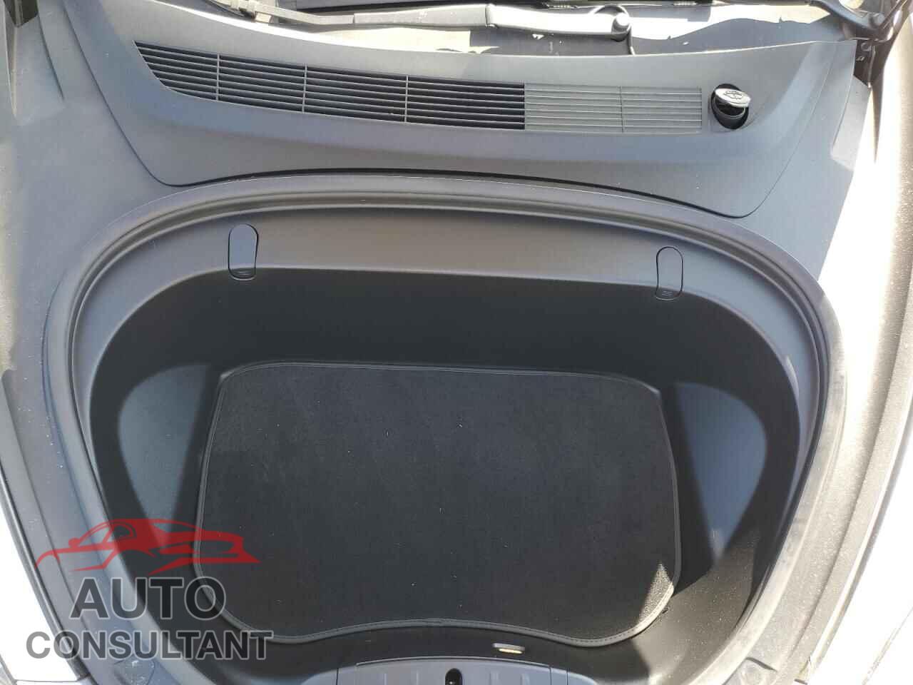 TESLA MODEL 3 2018 - 5YJ3E1EA3JF061061