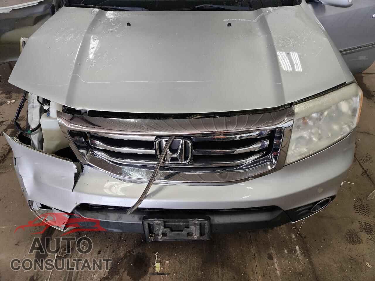 HONDA PILOT 2012 - 5FNYF4H96CB084228
