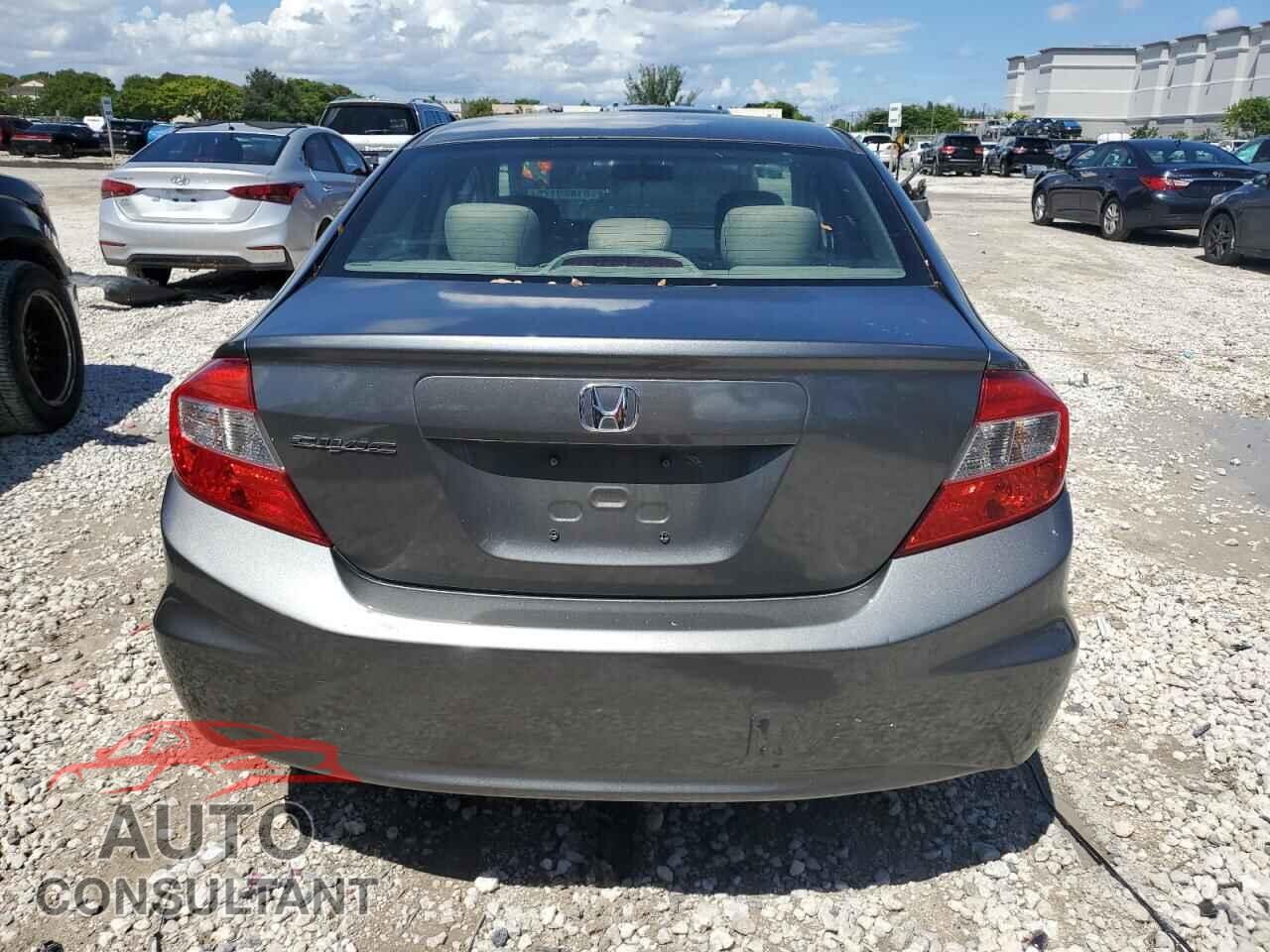 HONDA CIVIC 2012 - 2HGFB2F80CH608728
