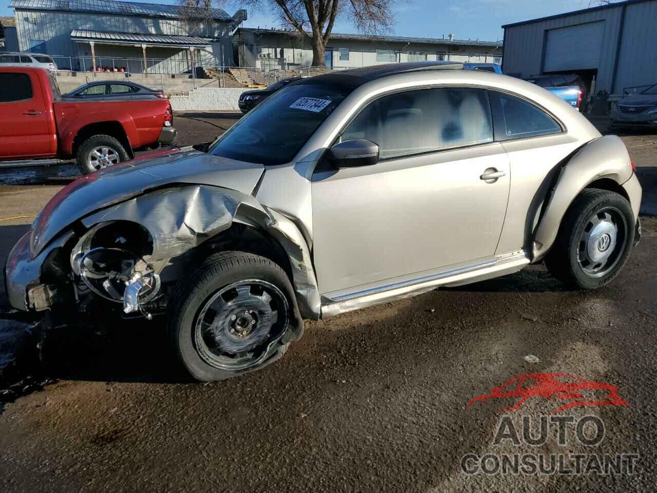 VOLKSWAGEN BEETLE 2013 - 3VWJX7AT0DM610286