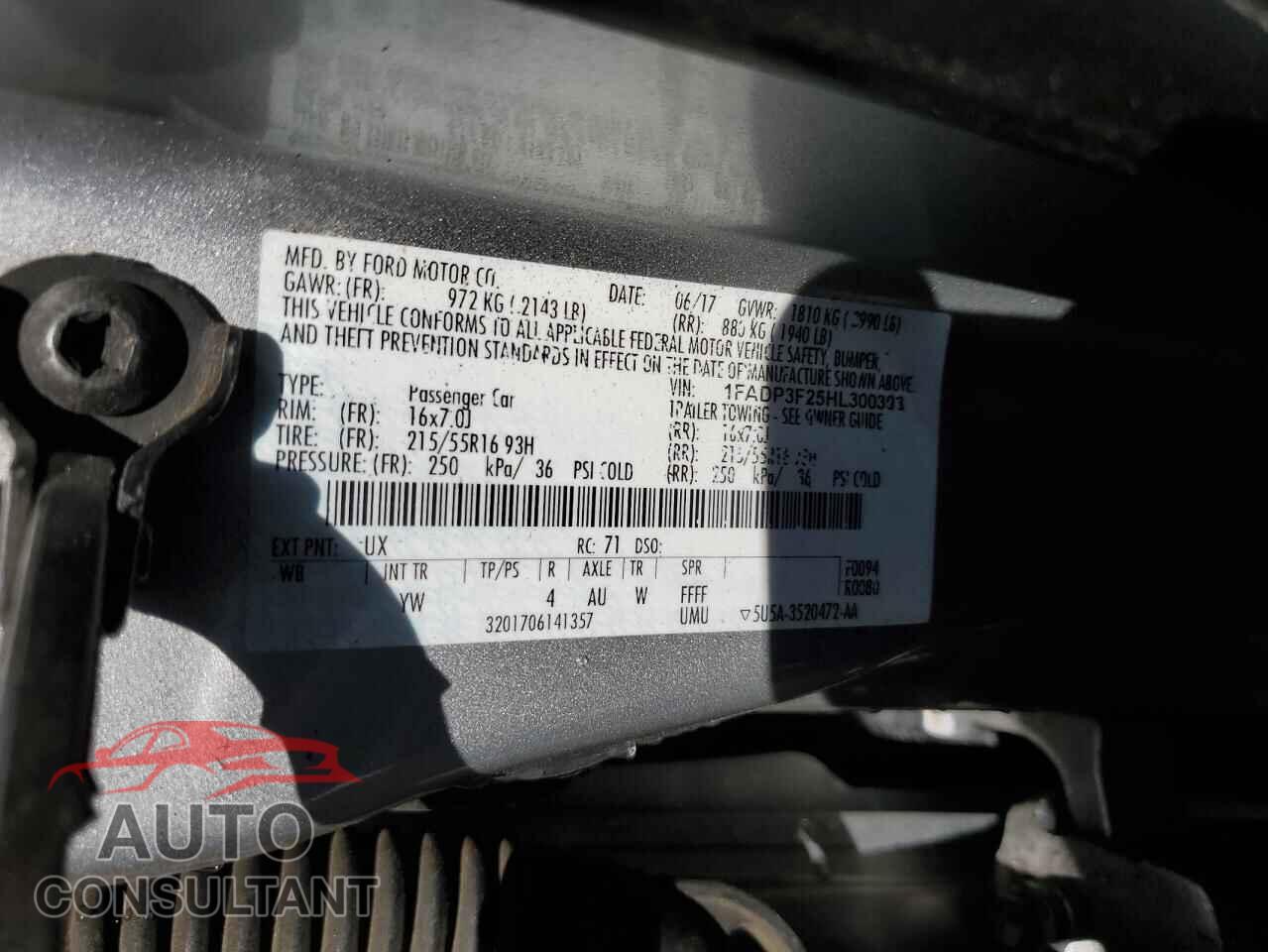 FORD FOCUS 2017 - 1FADP3F25HL300303