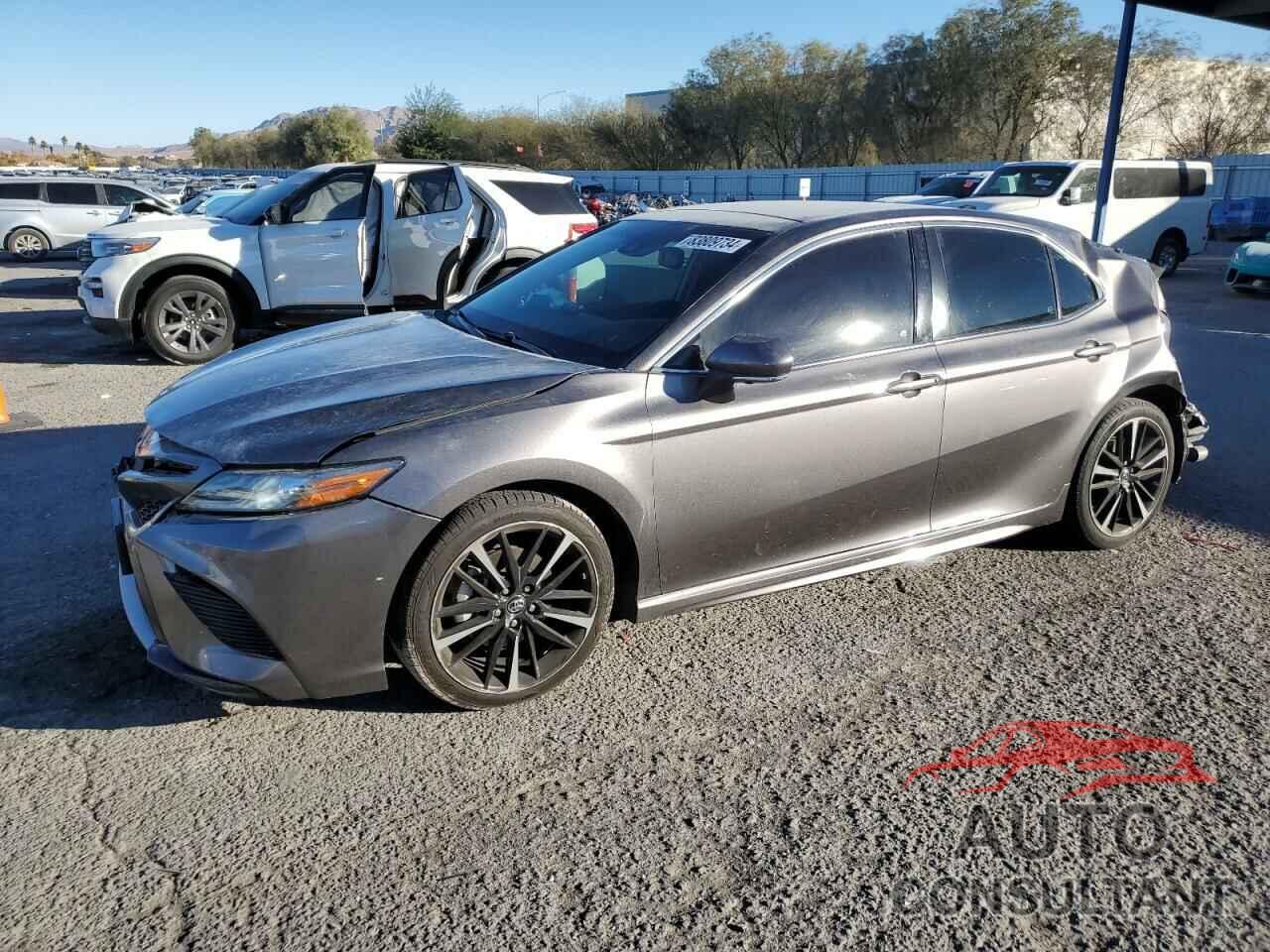 TOYOTA CAMRY 2018 - 4T1B61HK4JU108548