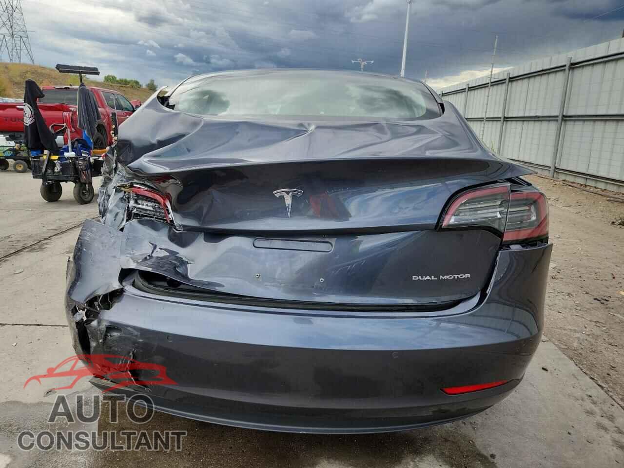 TESLA MODEL 3 2018 - 5YJ3E1EB9JF090752