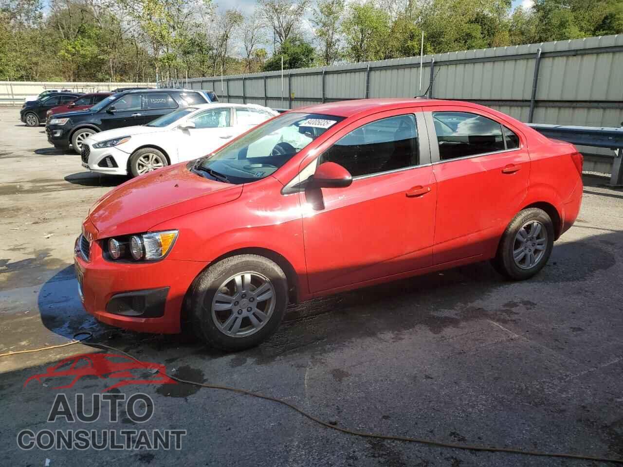 CHEVROLET SONIC 2012 - 1G1JC5SH5C4158366