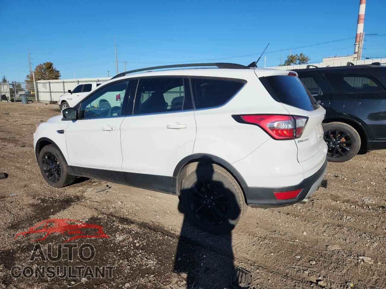 FORD ESCAPE 2018 - 1FMCU0GD6JUB63641