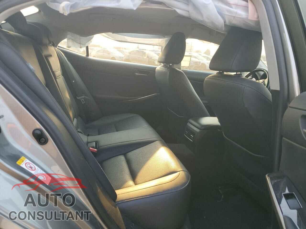 LEXUS IS 2018 - JTHBA1D25J5074119