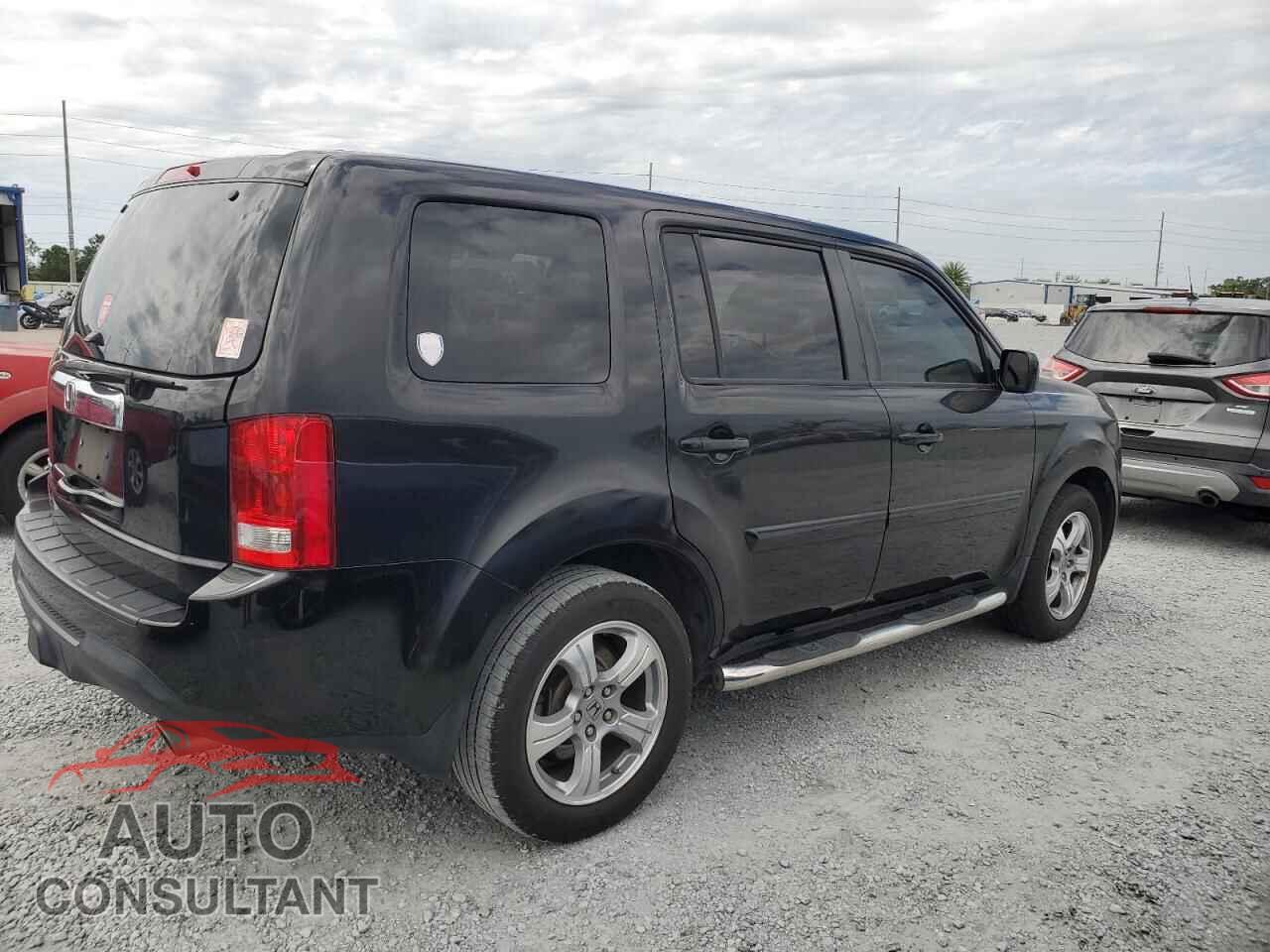 HONDA PILOT 2015 - 5FNYF3H58FB010367