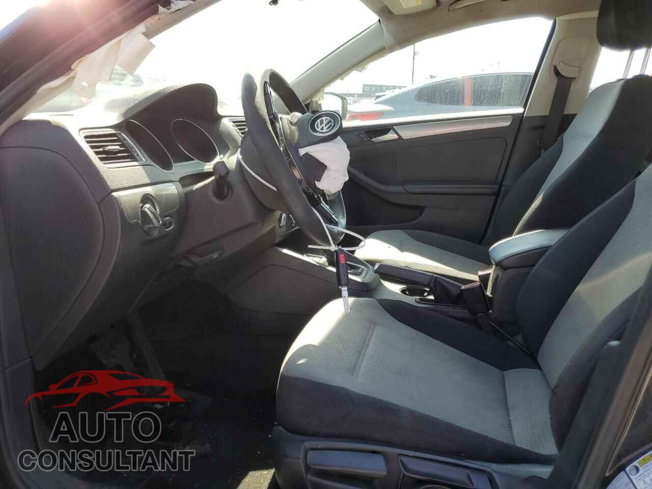 VOLKSWAGEN JETTA 2017 - 3VW2B7AJ0HM227018