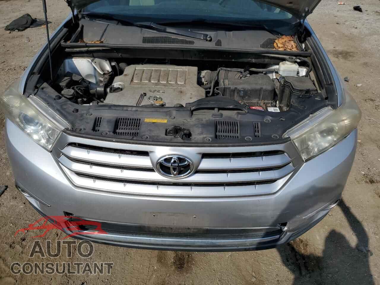 TOYOTA HIGHLANDER 2013 - 5TDBK3EH8DS266372