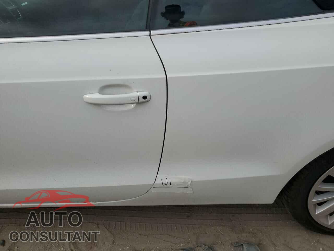 AUDI A5 2011 - WAULFAFH6BN004815