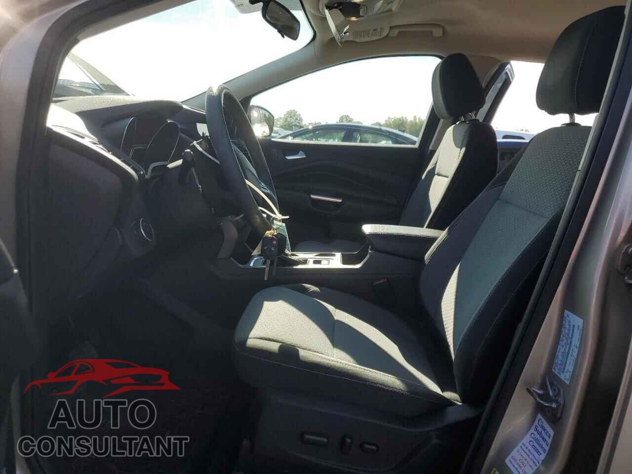FORD ESCAPE 2017 - 1FMCU0GD2HUE20272