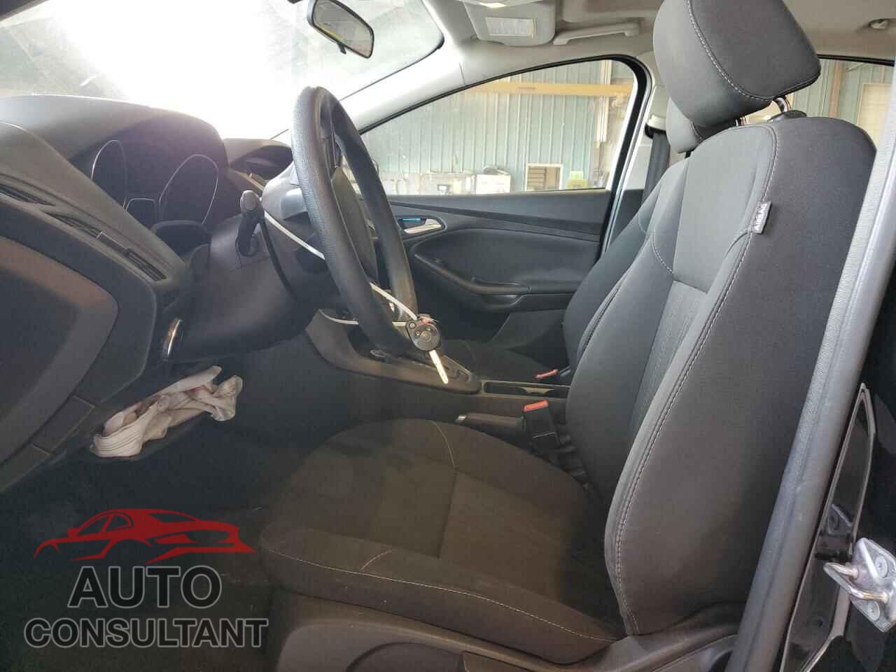 FORD FOCUS 2017 - 1FADP3H26HL221803