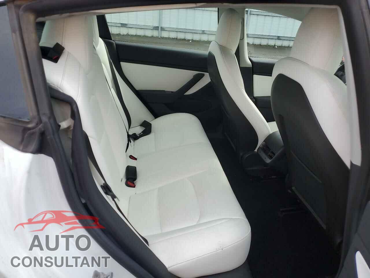 TESLA MODEL 3 2019 - 5YJ3E1EB2KF440367