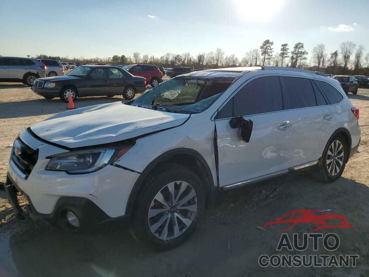 SUBARU OUTBACK 2018 - 4S4BSATC2J3305185