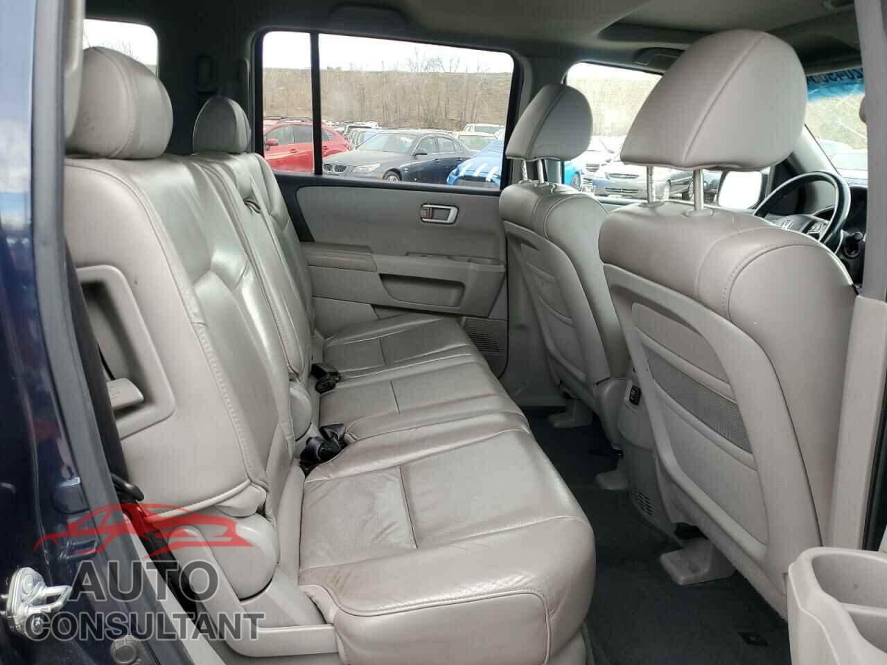 HONDA PILOT 2011 - 5FNYF4H54BB068217