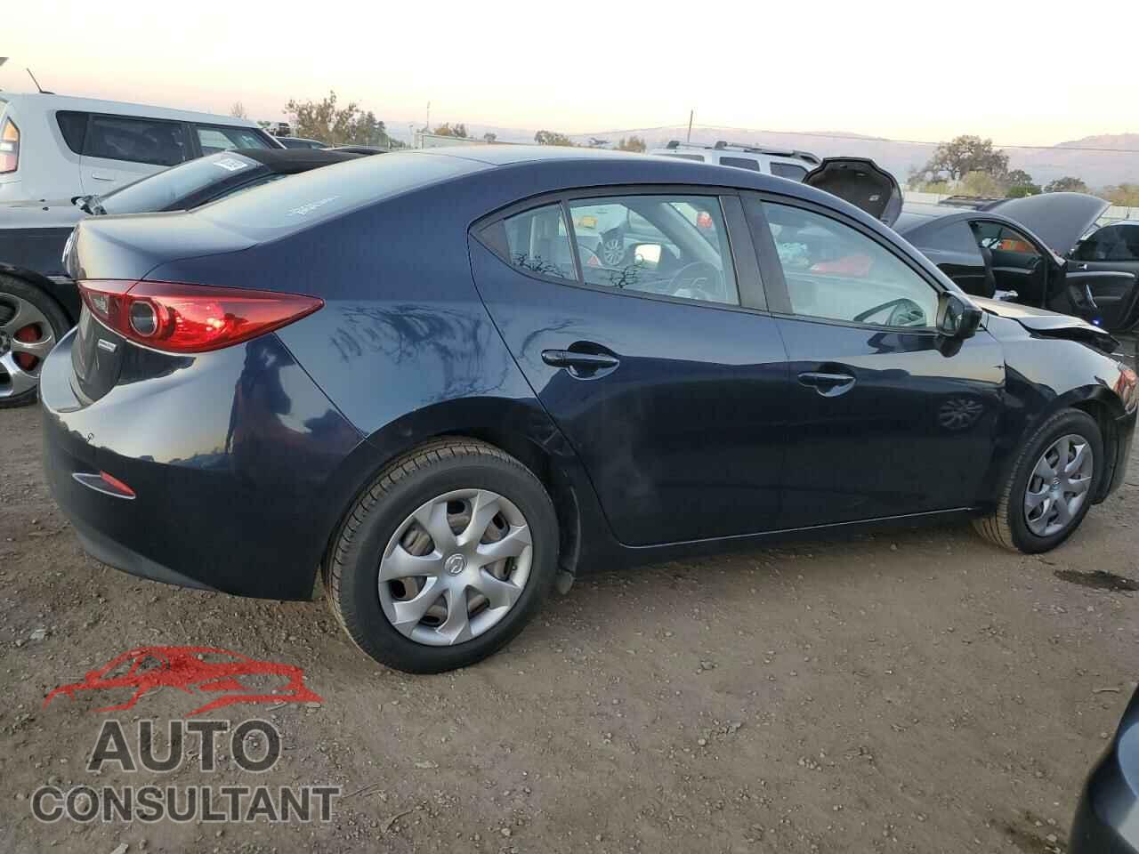 MAZDA 3 2018 - 3MZBN1U75JM191904