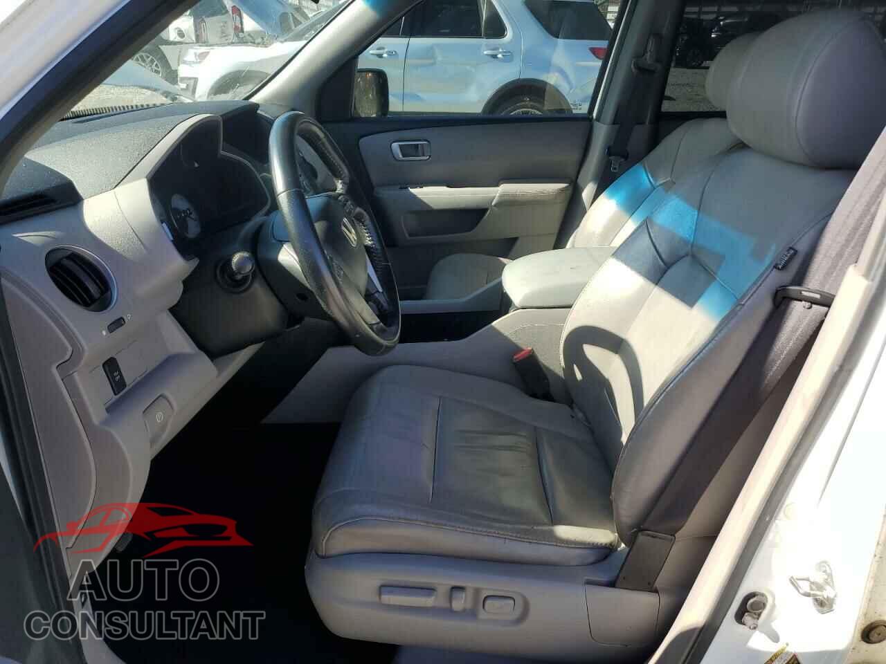 HONDA PILOT 2010 - 5FNYF3H60AB001048