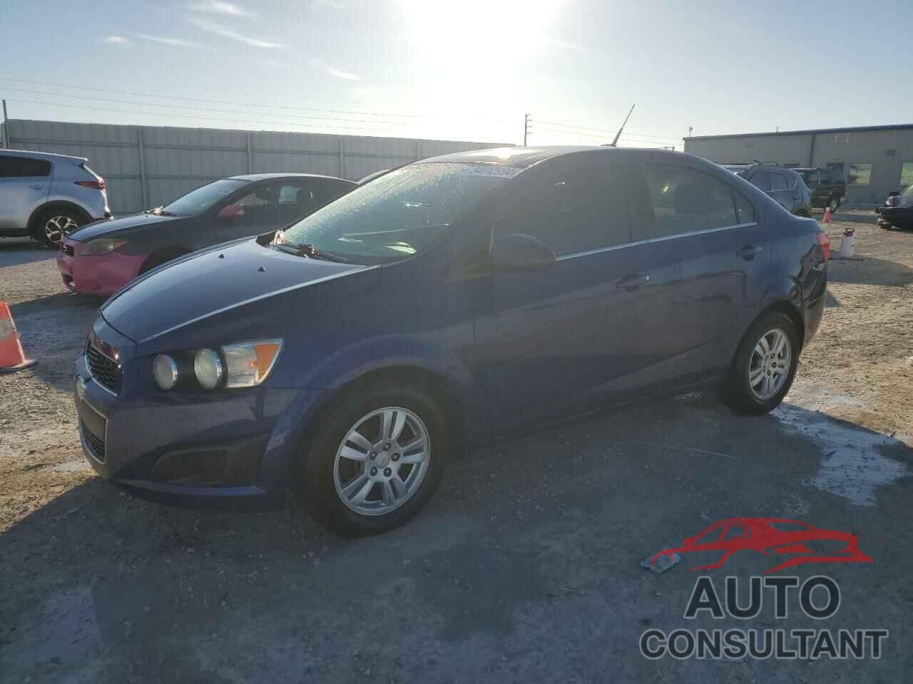 CHEVROLET SONIC 2012 - 1G1JC5SB8C4204459