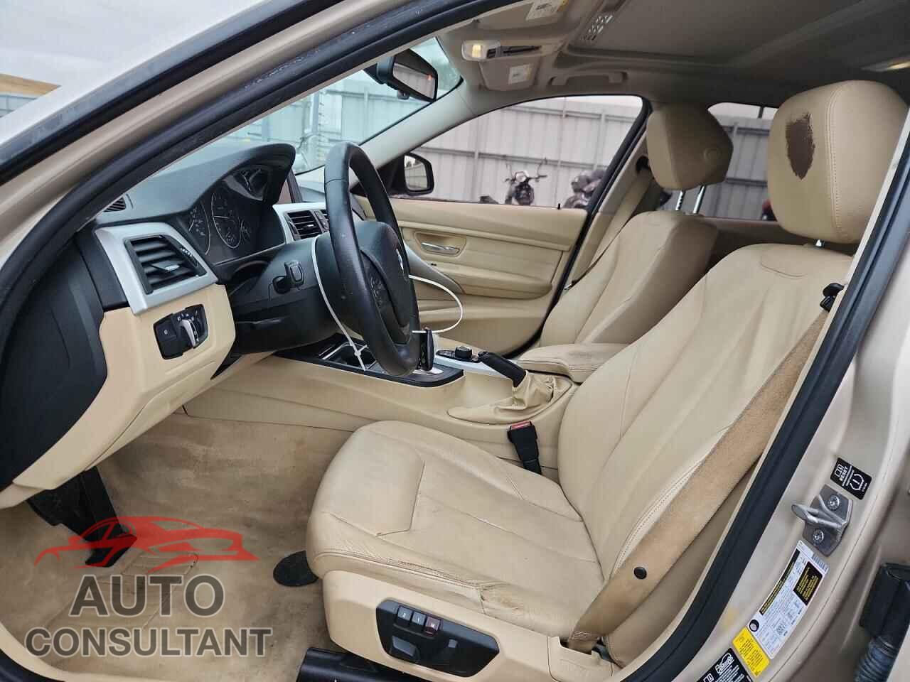 BMW 3 SERIES 2013 - WBA3B3C57DJ698099