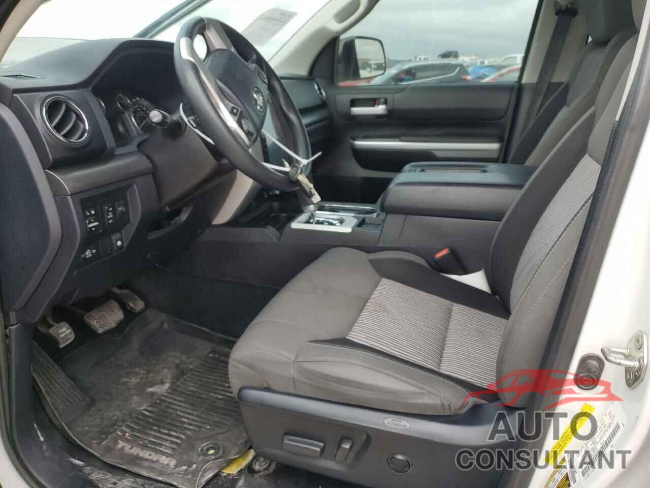 TOYOTA TUNDRA 2017 - 5TFEM5F10HX121539