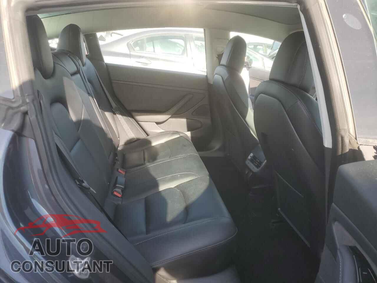 TESLA MODEL 3 2018 - 5YJ3E1EB3JF183279