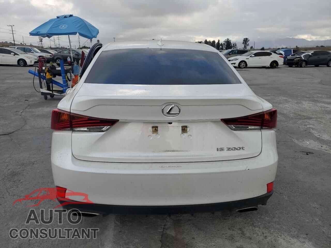 LEXUS IS 2017 - JTHBA1D26H5060479
