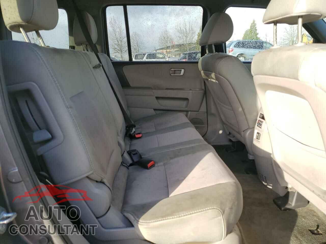 HONDA PILOT 2015 - 5FNYF4H47FB073618